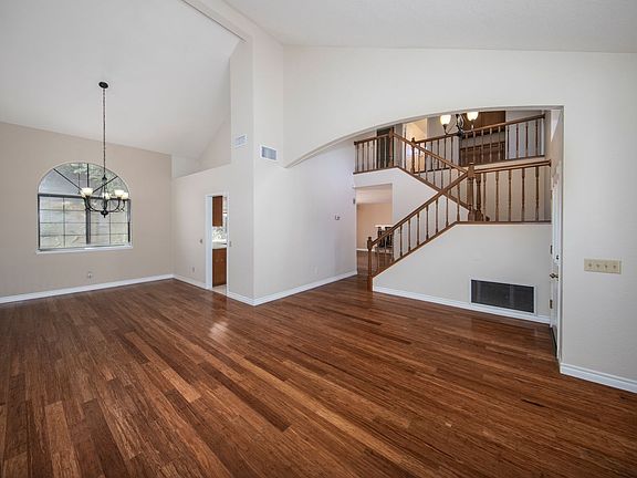 5th image of 11853 Briarwood Ct