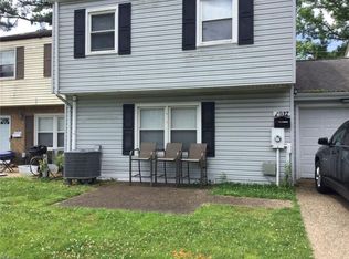 2912 N Radcliffe Ln, Chesapeake, VA 23321