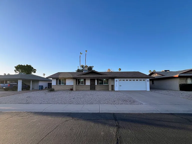 2508 E Loyola Dr — Photo 46