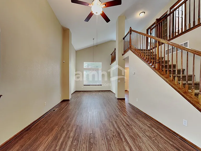 2325 Hyacinth Rd — Photo 7