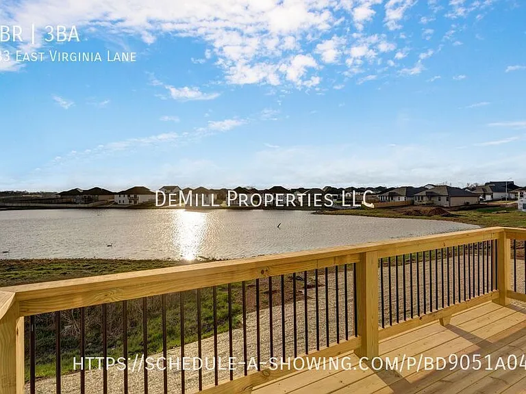 883 E Virginia Ln — Photo 2