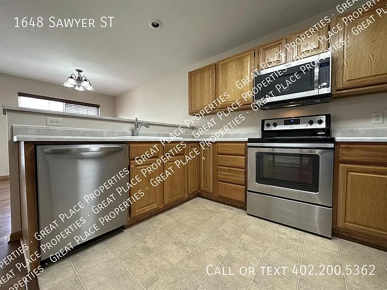 1648 Sawyer St — Photo 22