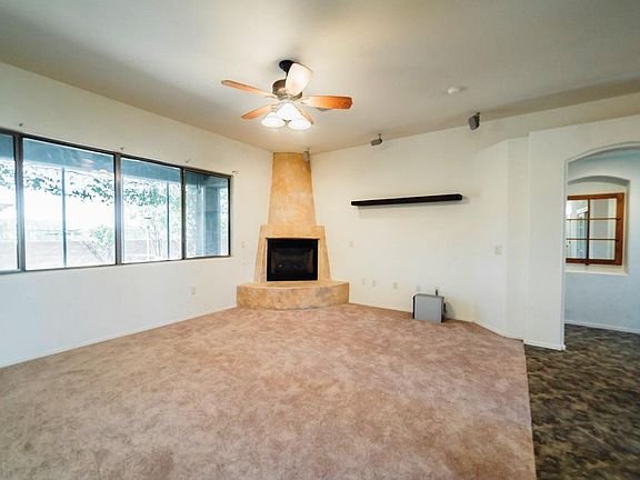 3rd image of 1142 W Mountain Stone Dr