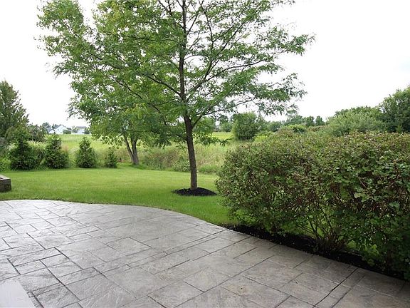 5th image of 1556 Meadowbrook Ln