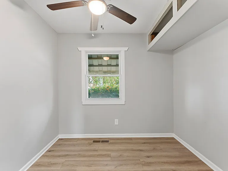 7365 Chennault Dr — Photo 34