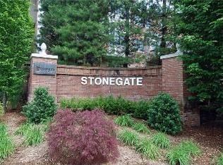 143 Stonegate Trl, Cresskill, NJ 07626