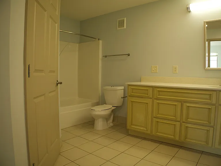 College Center Apartments — Photo 50