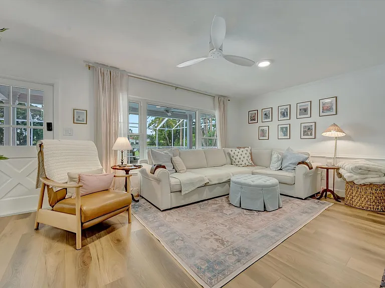 3173 Espanola Dr — Photo 21