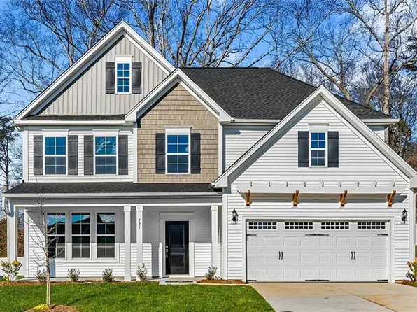 725 Cinnamon Hill Dr, Winston Salem, NC 27106