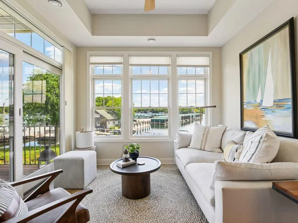 21957 Minnetonka Blvd APT 16, Greenwood, MN 55331