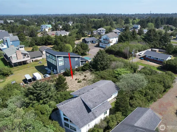 263 Sand Dune Avenue SW, Ocean Shores, WA 98569