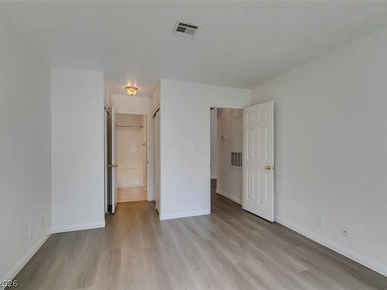 5054 S Rainbow Blvd #202 — Photo 29