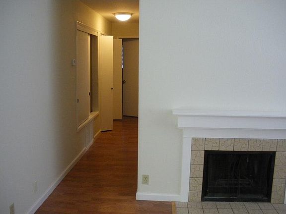 4th image of 4971 Edgar Ct APT 3