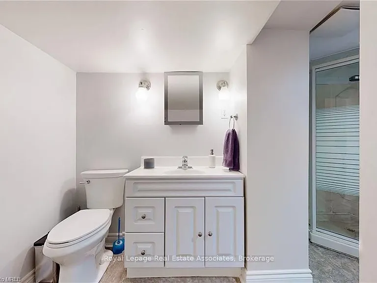 925 Kingsway Dr #BASEMENT — Photo 20