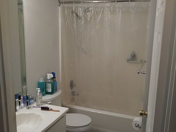 4th image of 543 7th Pl