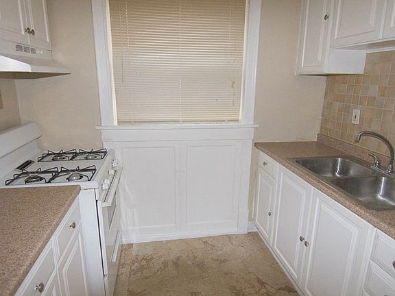 3rd image of 4153 Potomac St
