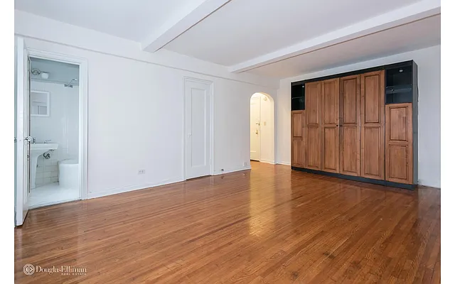 Rented by Douglas Elliman | media 8