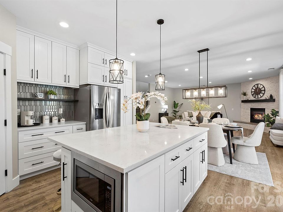 1st image of 6610 Blackwood Ln