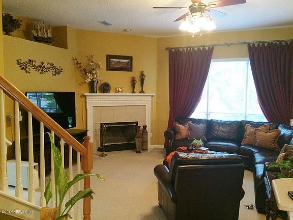 5th image of 510 Chestwood Chase Dr