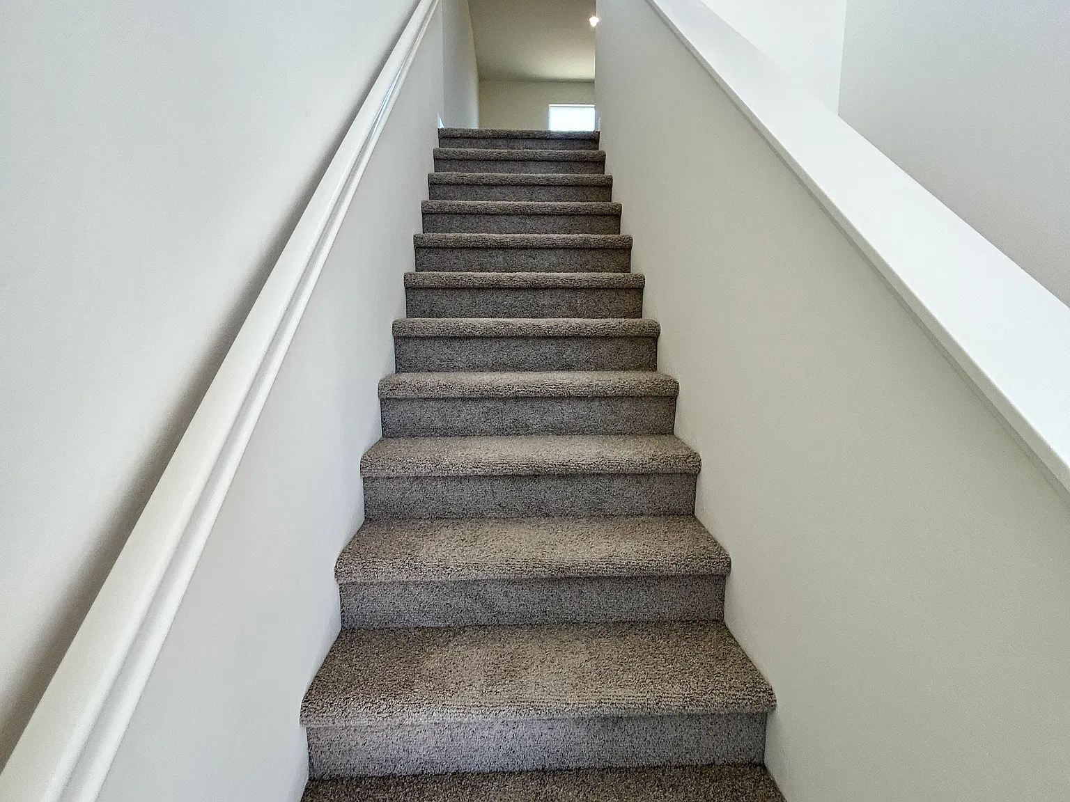 3 bed, 2.5 bath, 1590 sqft, $2,300 — Photo 4
