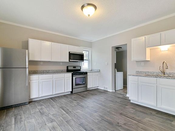 4th image of 2694 6th Ave E