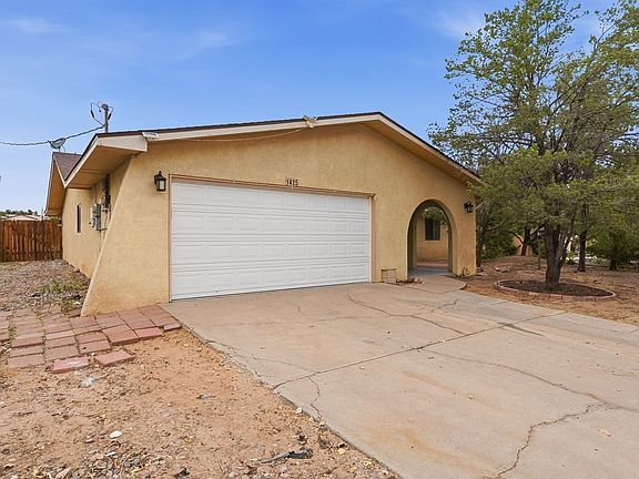 3rd image of 1425 32nd Cir SE