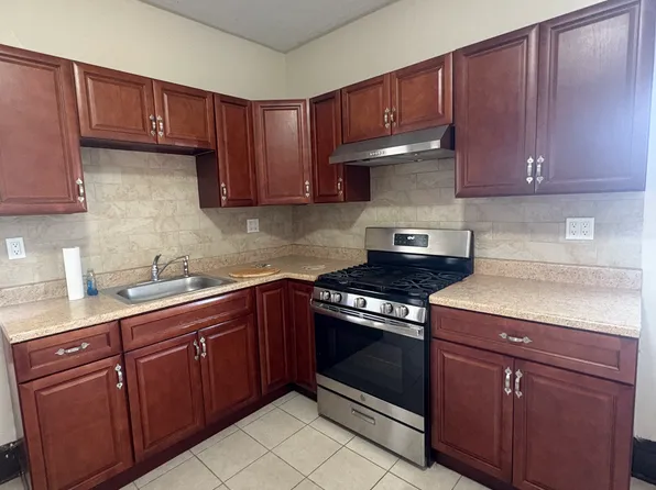 493 E 33rd St #2, Paterson, NJ 07504