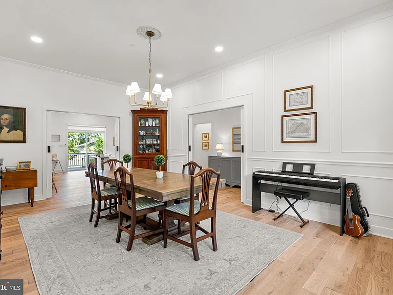 2854 Fairmont St — Photo 12