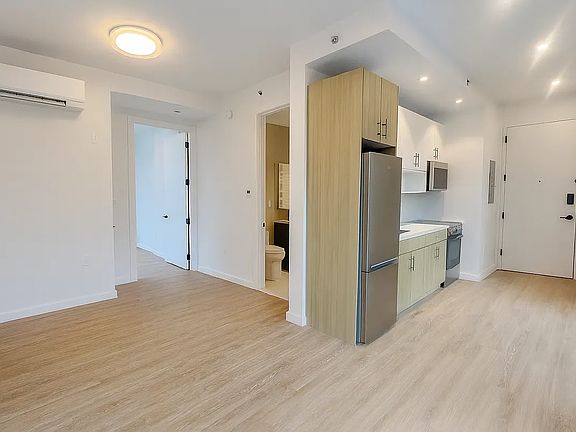 3rd image of 333 Linden Blvd #6L