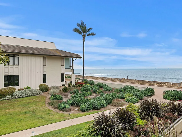 1337 Plaza Pacifica — Photo 14