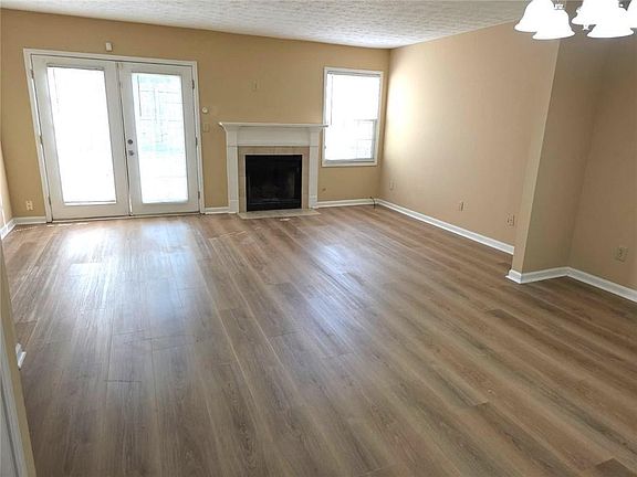 3rd image of 2378 Cove Rd