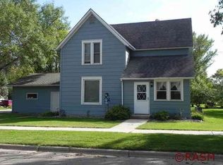 332 E Robinson St, Lake Crystal, MN 56055