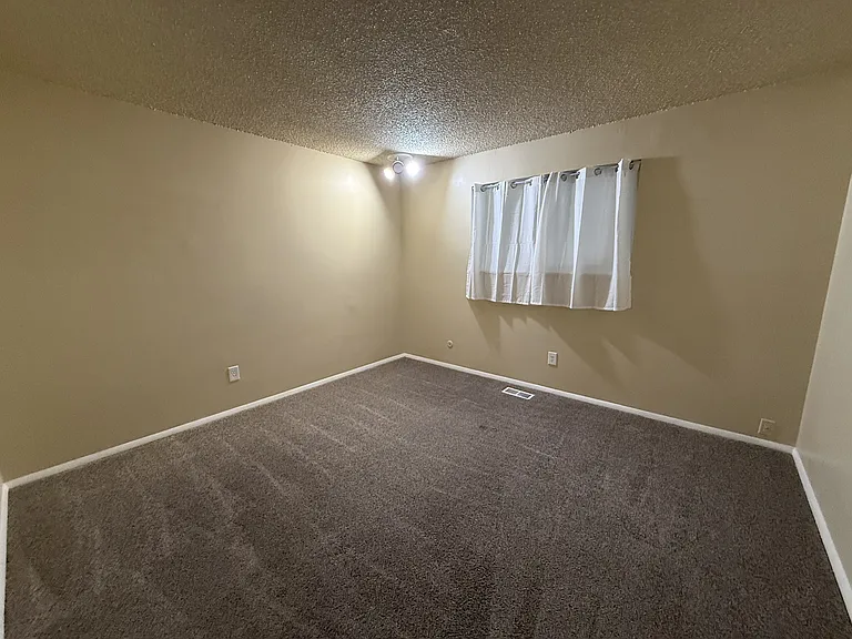 8142 S Pioneer St #1 — Photo 9