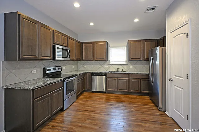 133 Buttercup Bnd — Photo 7