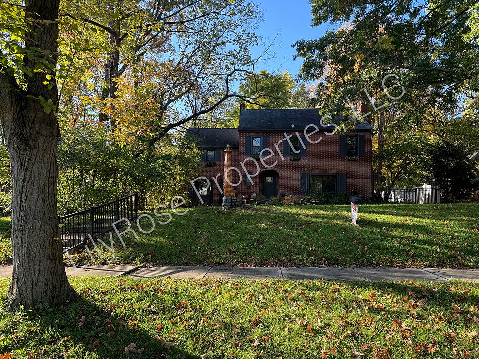 1st image of 615 W 7th St