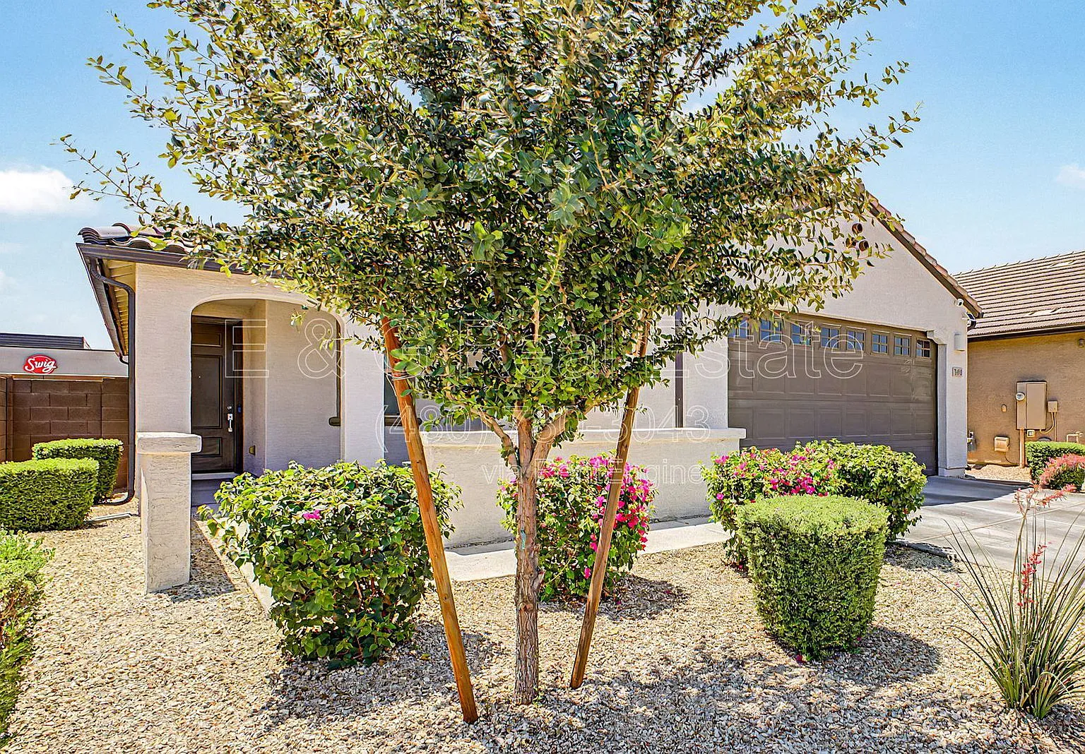 3 bed, 2.0 bath, 1232 sqft, $2,300 — Photo 2