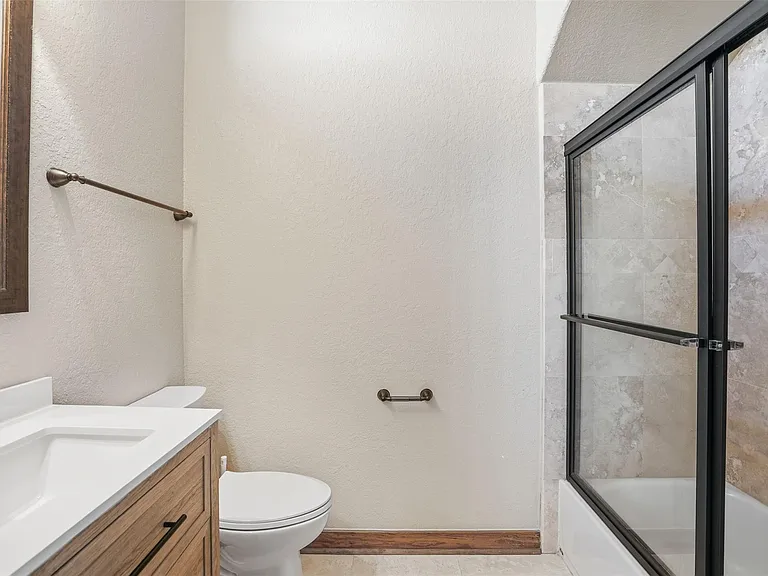 1426 W 21st St #A — Photo 23