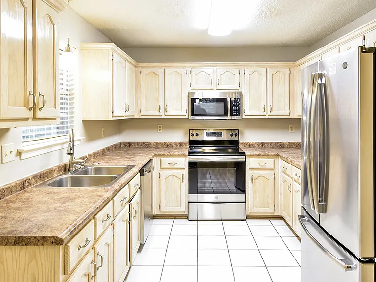 5885 Southridge Dr — Photo 6