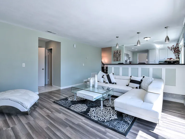 145 Tonopah Dr — Photo 10