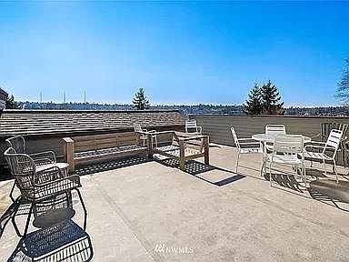 Rooftop deck