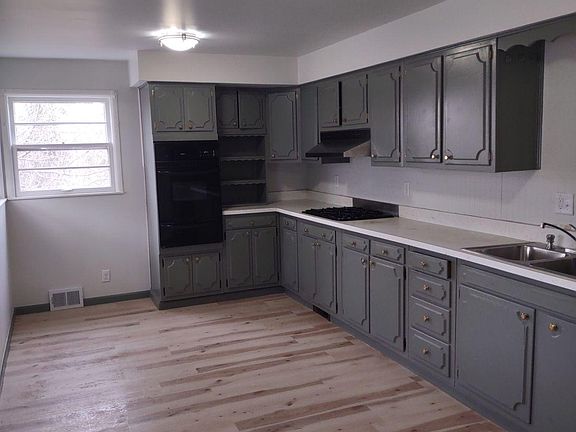 3rd image of 1015 Sunset Ct
