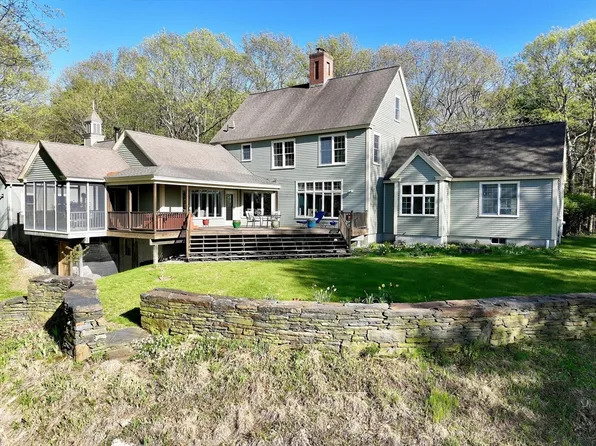 30 Laurel Hill Dr, Leverett, MA 01054
