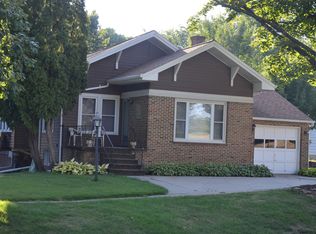 1409 State St, Tama, IA 52339