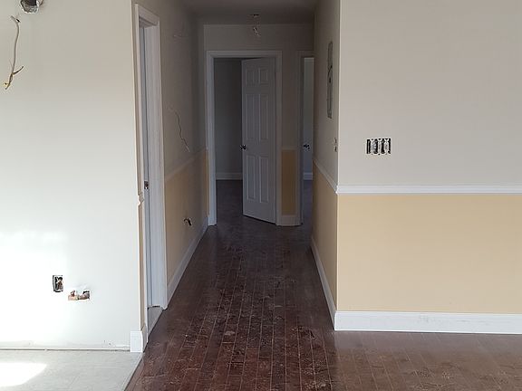 4th image of 15607 113th Ave