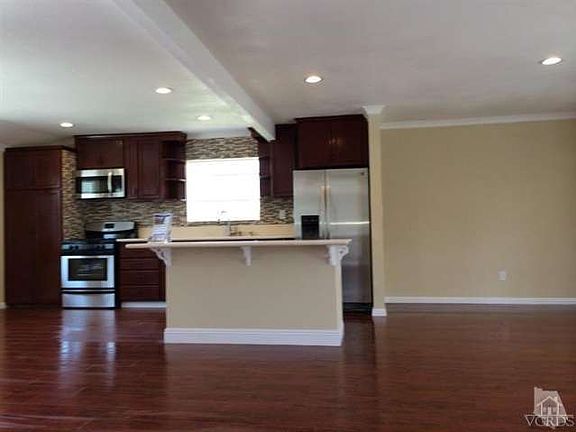 5th image of 96 S Ashwood Ave