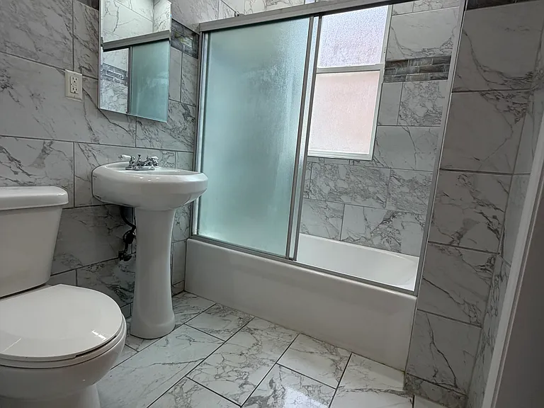 639 N Sawyer Ave #2 — Photo 4