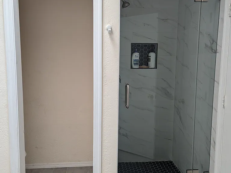 Bathroom 2 (Master)