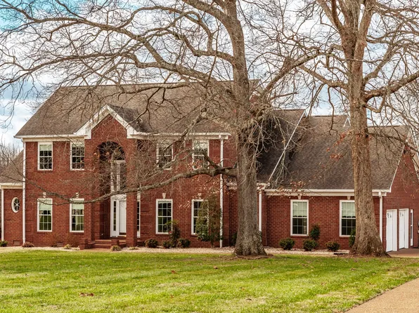 1024 Cherry Springs Dr, Cottontown, TN 37048