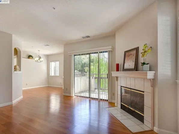 21239 Gary Dr APT 105E, Hayward, CA 94546