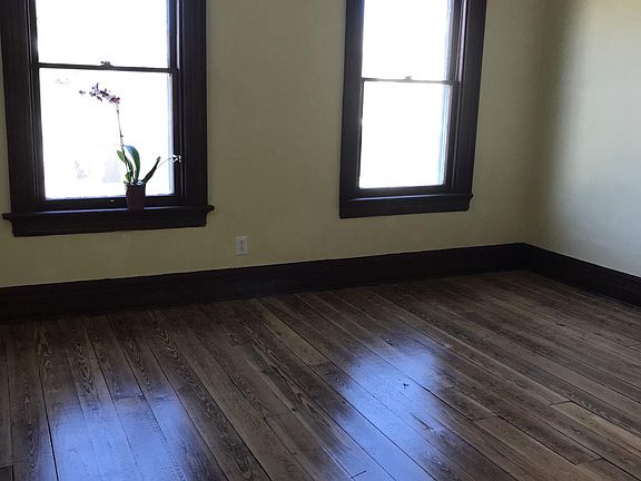 Large bedroom or could be living room